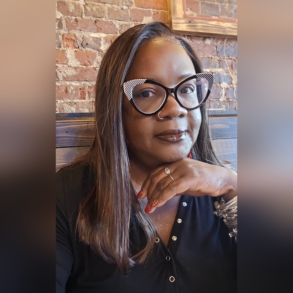 Meet your Posher, Jericia - Picture 1 of 1